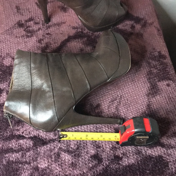 Chocolate booties - Picture 3 of 4